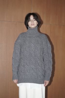 ＢＩＧ　ＣＡＢＬＥ　ＯＶＥＲ　ＫＮＩＴ　ＴＯＰＳ