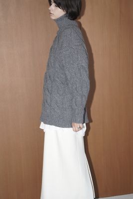 ＢＩＧ　ＣＡＢＬＥ　ＯＶＥＲ　ＫＮＩＴ　ＴＯＰＳ