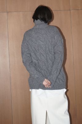 ＢＩＧ　ＣＡＢＬＥ　ＯＶＥＲ　ＫＮＩＴ　ＴＯＰＳ