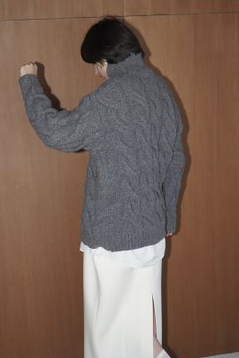 ＢＩＧ　ＣＡＢＬＥ　ＯＶＥＲ　ＫＮＩＴ　ＴＯＰＳ