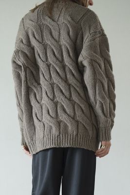 ＢＩＧ　ＣＡＢＬＥ　ＯＶＥＲ　ＫＮＩＴ　ＴＯＰＳ